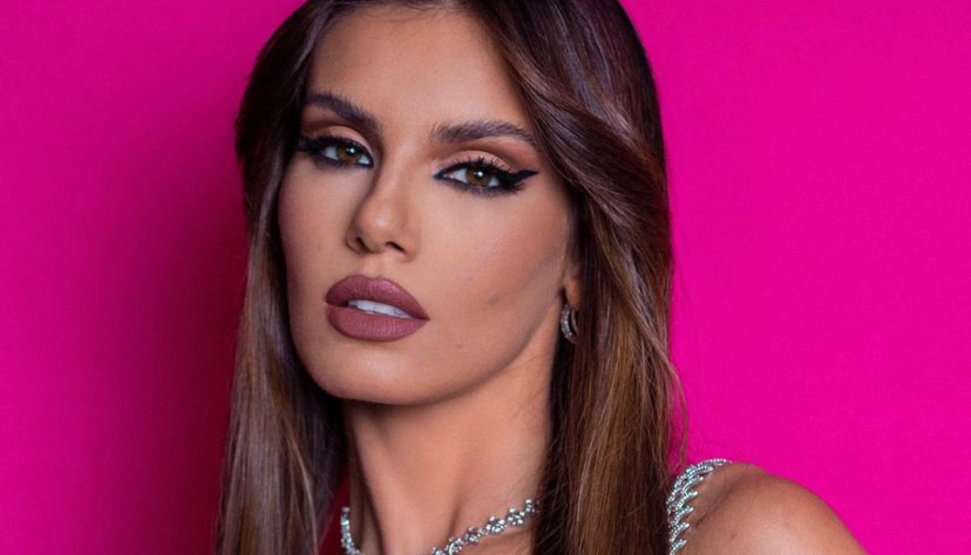 Camila Queiroz perde a paciência com pergunta sobre traição: “Toma vergonha”