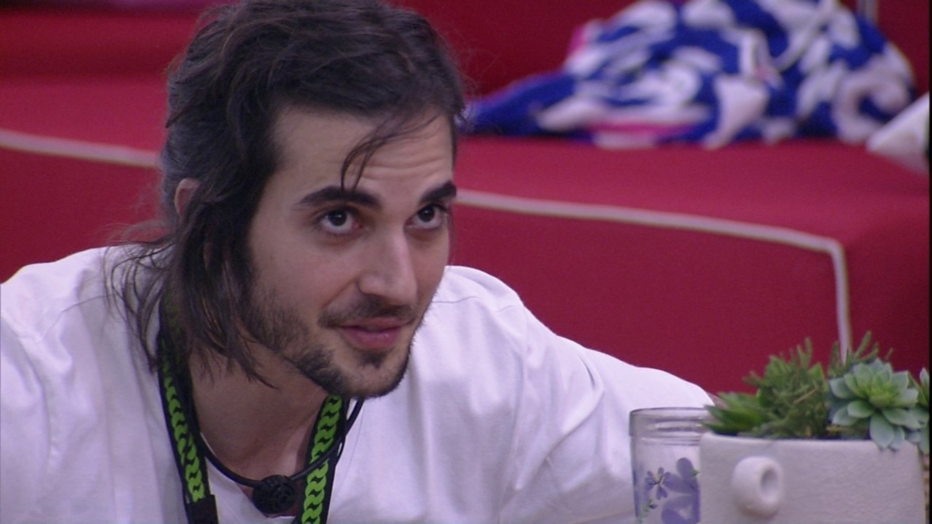 BBB21: Fiuk dispara para sister: “Estou te olhando porque você está uma gatinha”