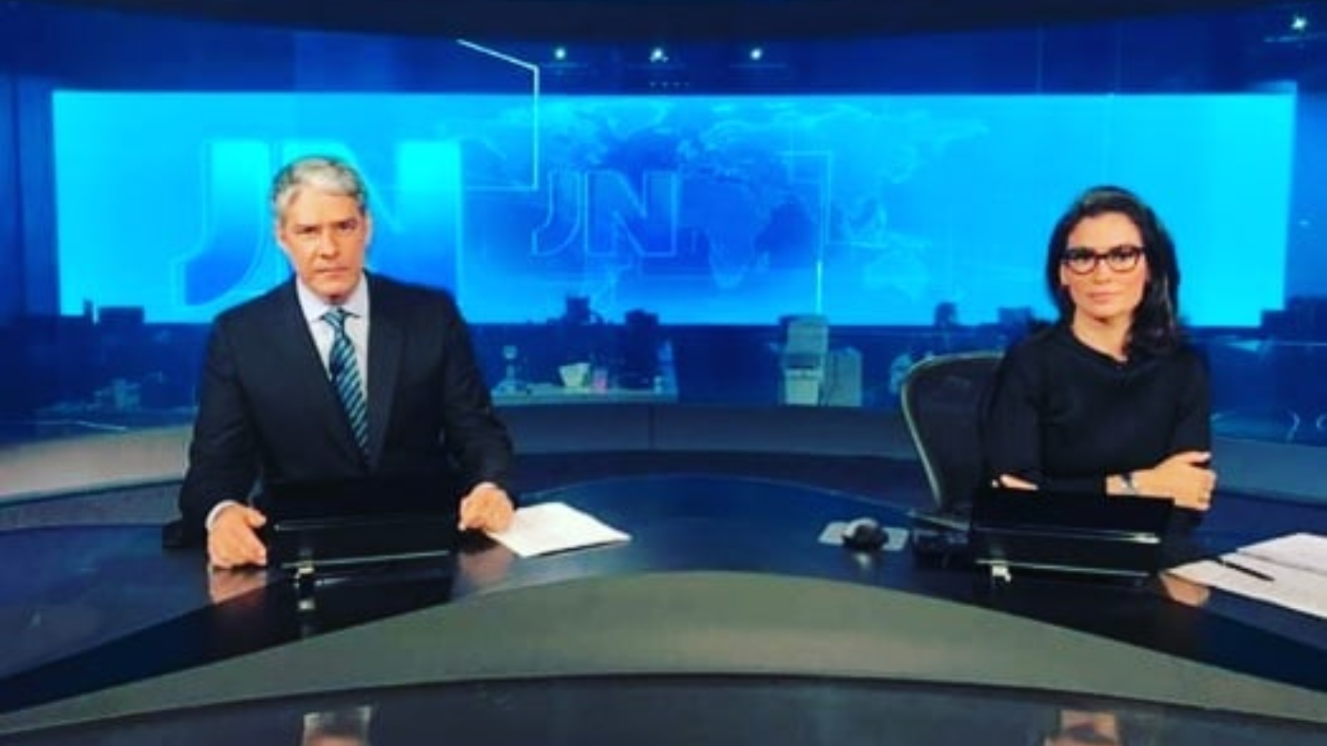 Após reportagem sobre Coronavírus, William Bonner se emociona e Renata Vasconcellos finaliza o Jornal Nacional