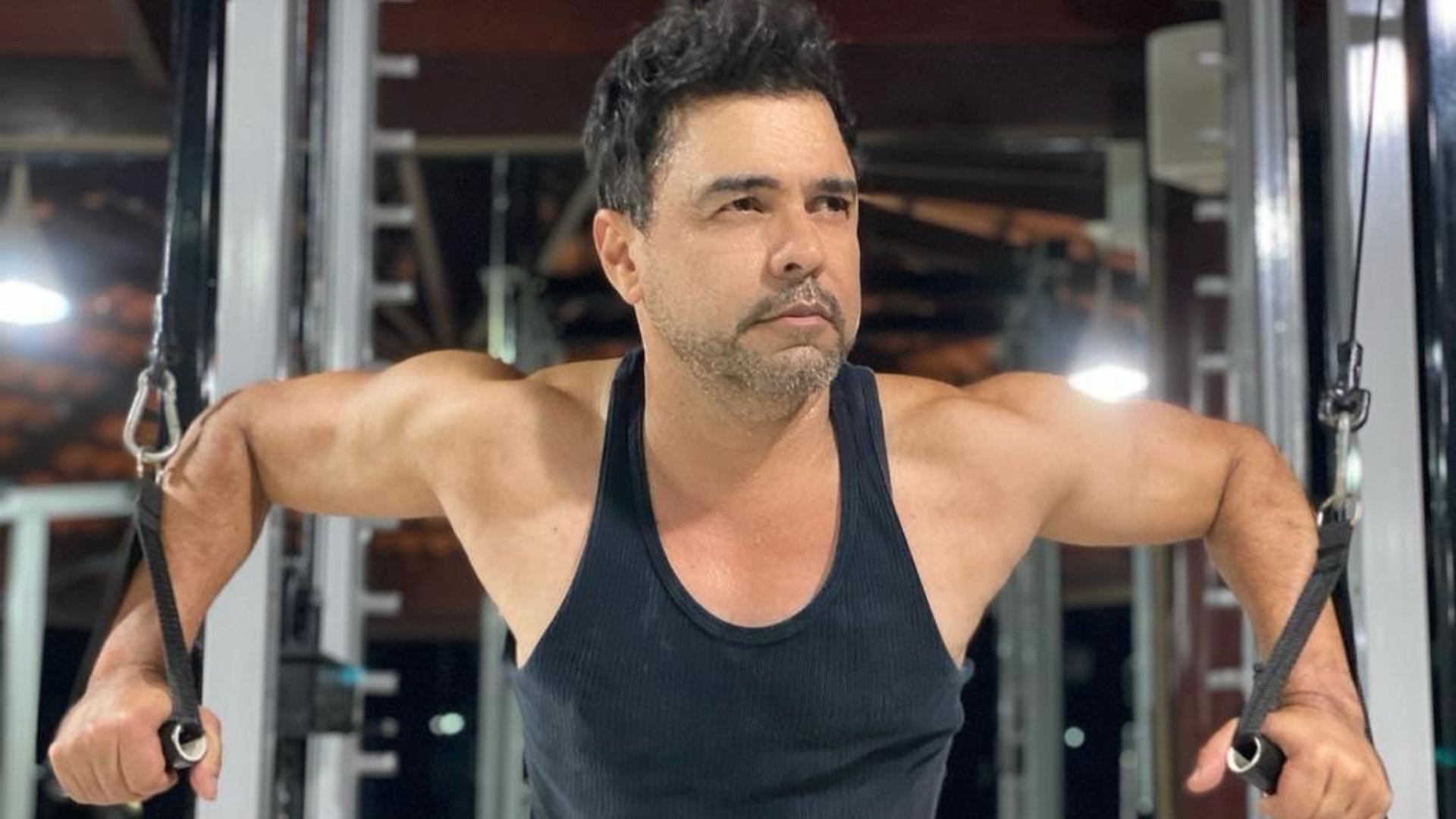 Ê saudade! Zezé Di Camargo reencontra o pai durante a quarentena e posa ao lado de Francisco: “Não tem preço”