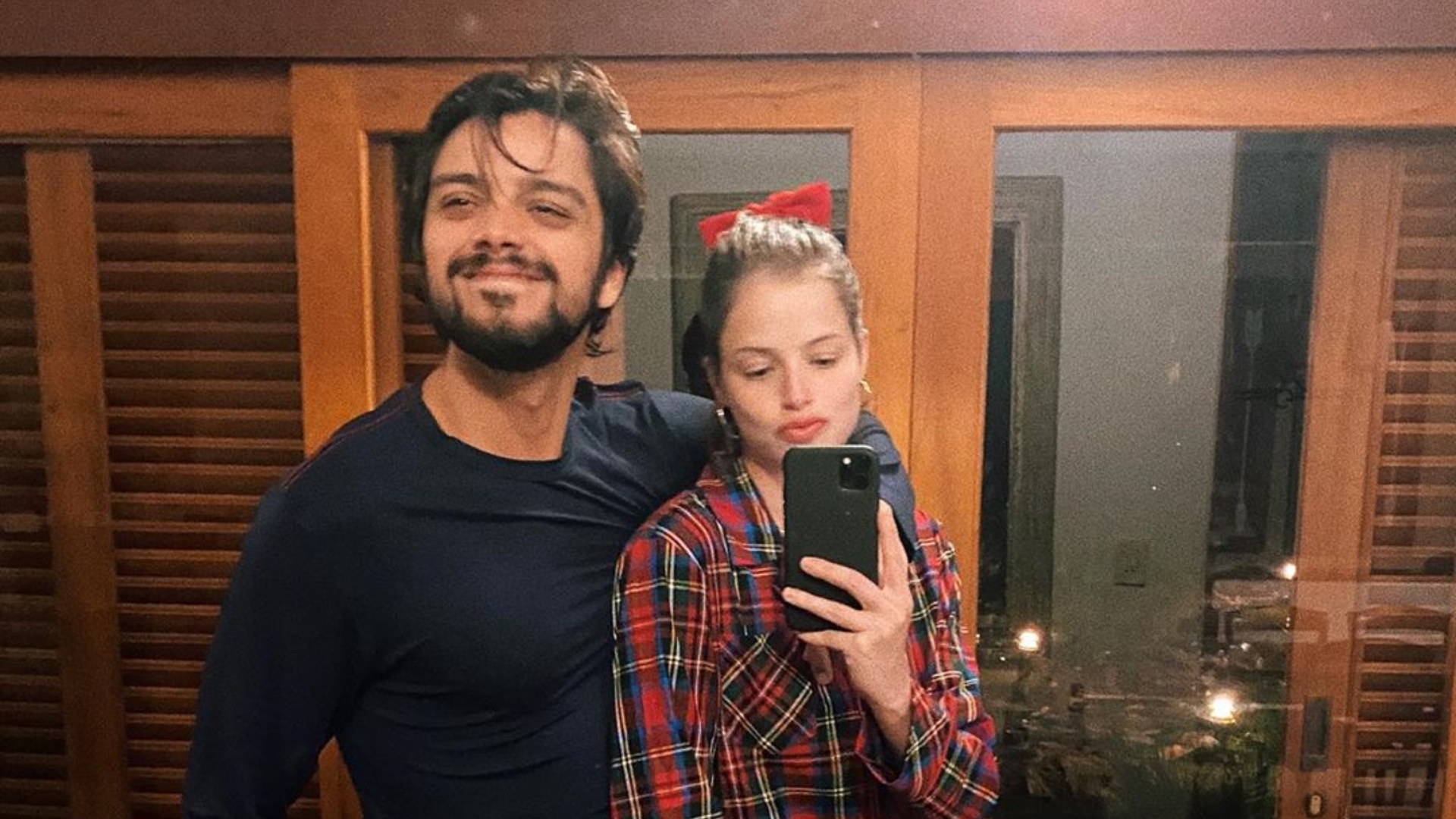 Agatha Moreira compartilha clique da família Simas e surge ao lado de Rodrigo e dos cunhados: “Friends tá diferente”