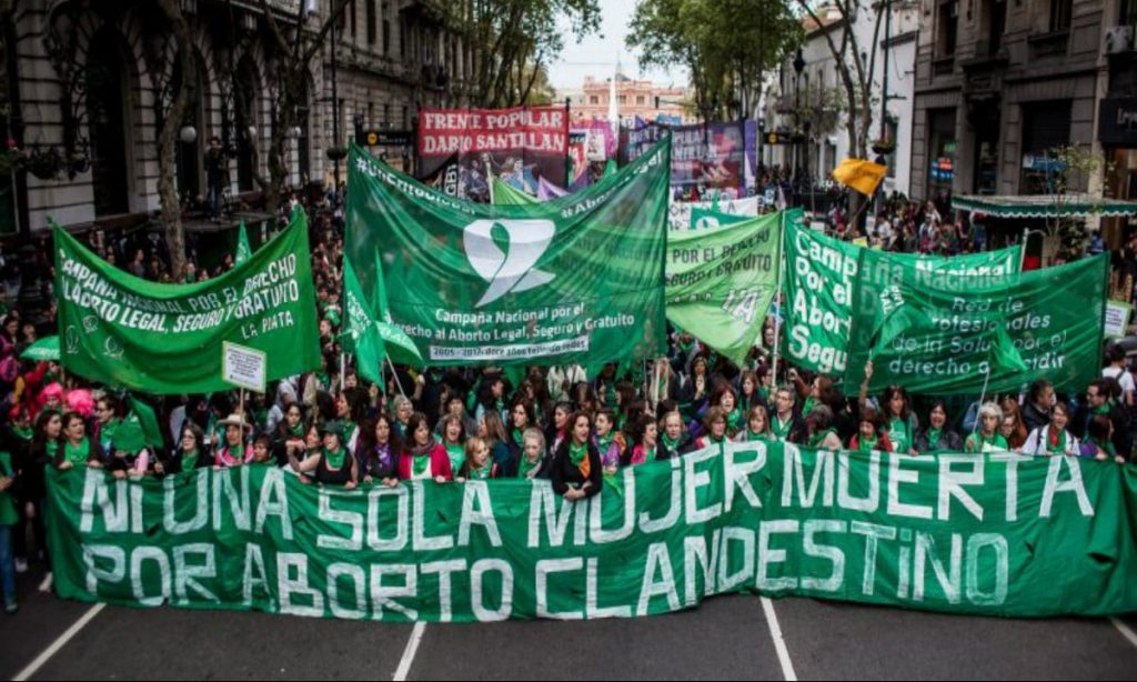 Aborto legal: Grupo de mulheres ajuda brasileiras a abortarem em cidades que aprovaram a legalização