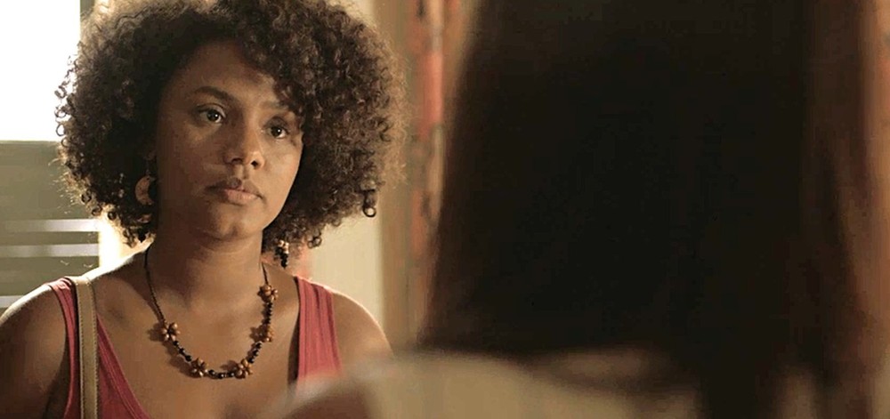 Amor de Mãe: Durante viagem, Camila descobre quem é sua mãe biológica