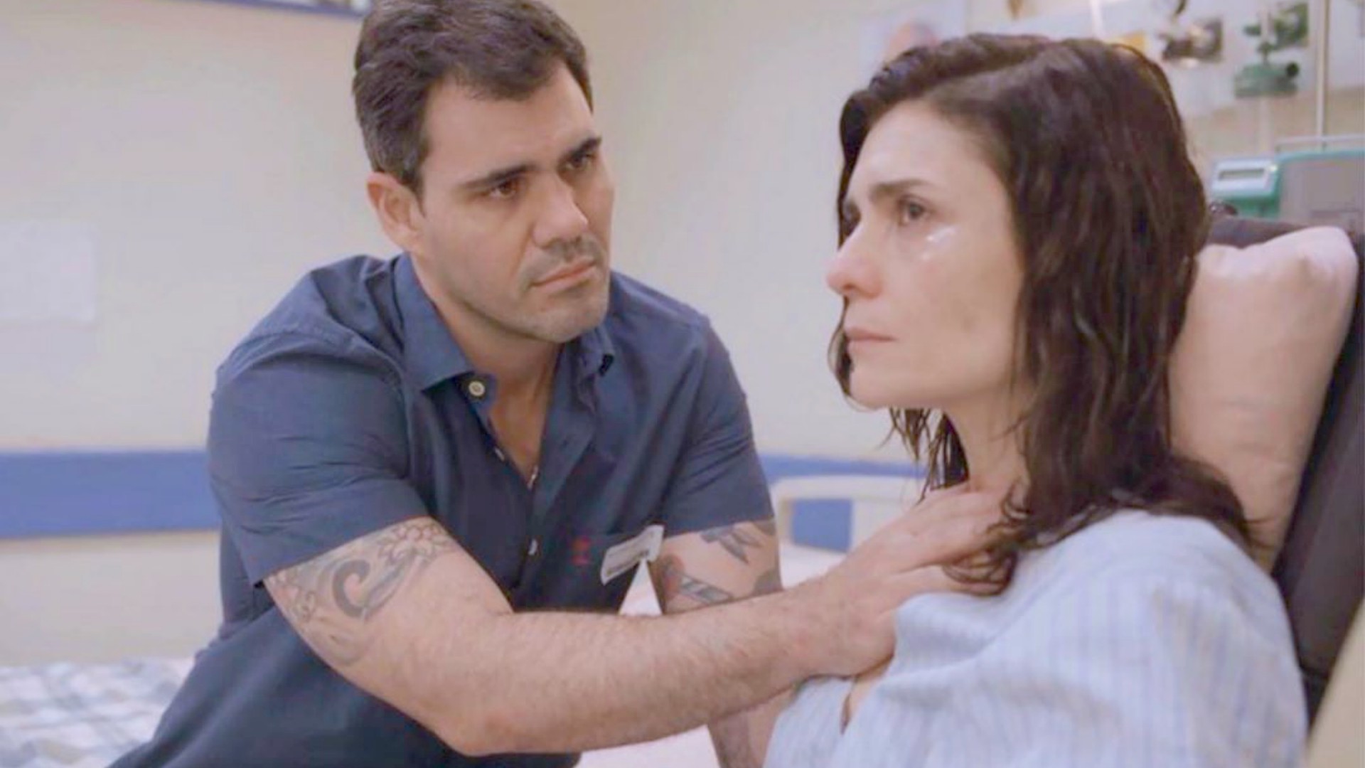 Amor de Mãe: Revoltado, Magno expulsa Leila de casa e ela se vinga