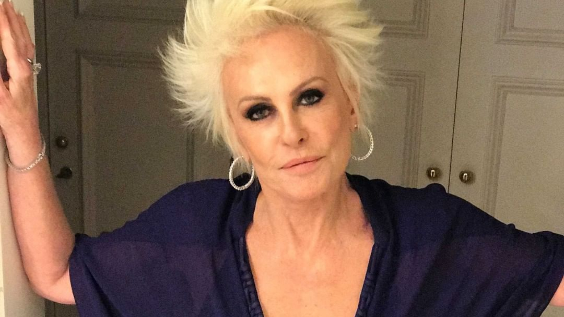 Ana Maria Braga surge vestida de Cruella e vira um dos assuntos mais comentados do país