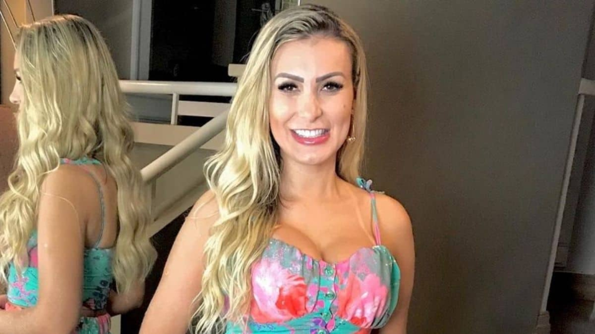 Andressa Urach surge tomando mamadeira no colo do marido e surpreende a web: “Ai não dá”