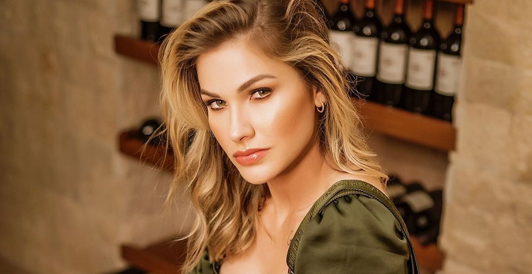 PARA TUDO! Andressa Suita abandona os fios loiros e surge morena: “Seja você sua melhor versão”