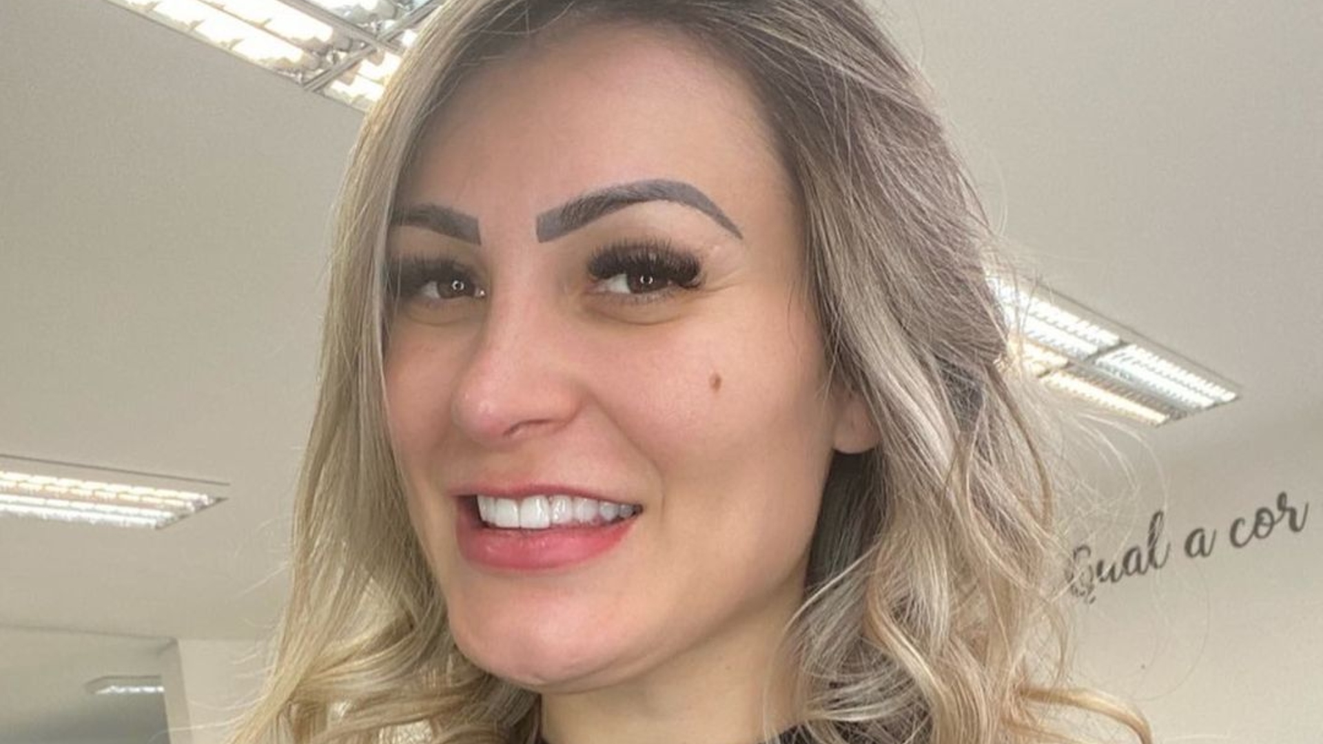 Andressa Urach faz apelo financeiro e revela motivo de briga com o esposo