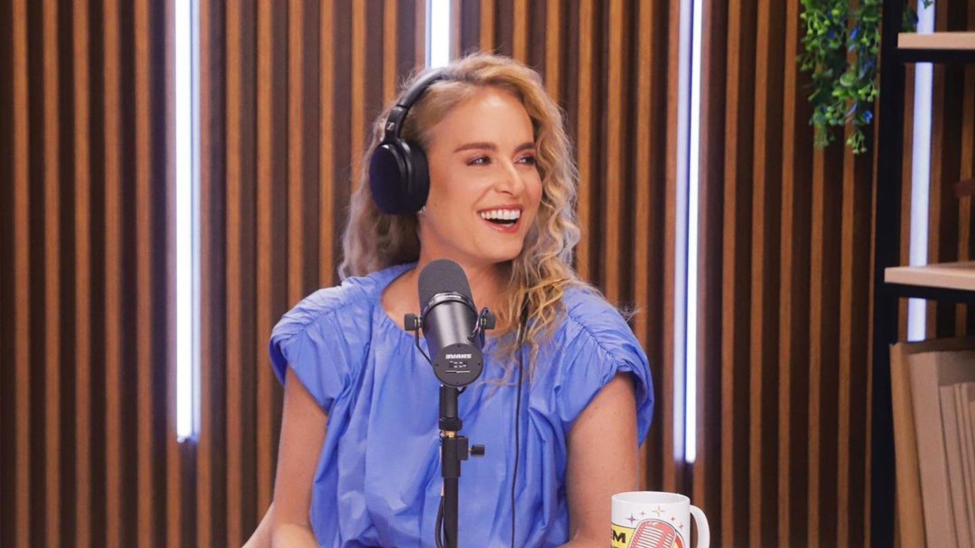 Angélica fala sobre namoro do filho mais velho: “Não me meto”
