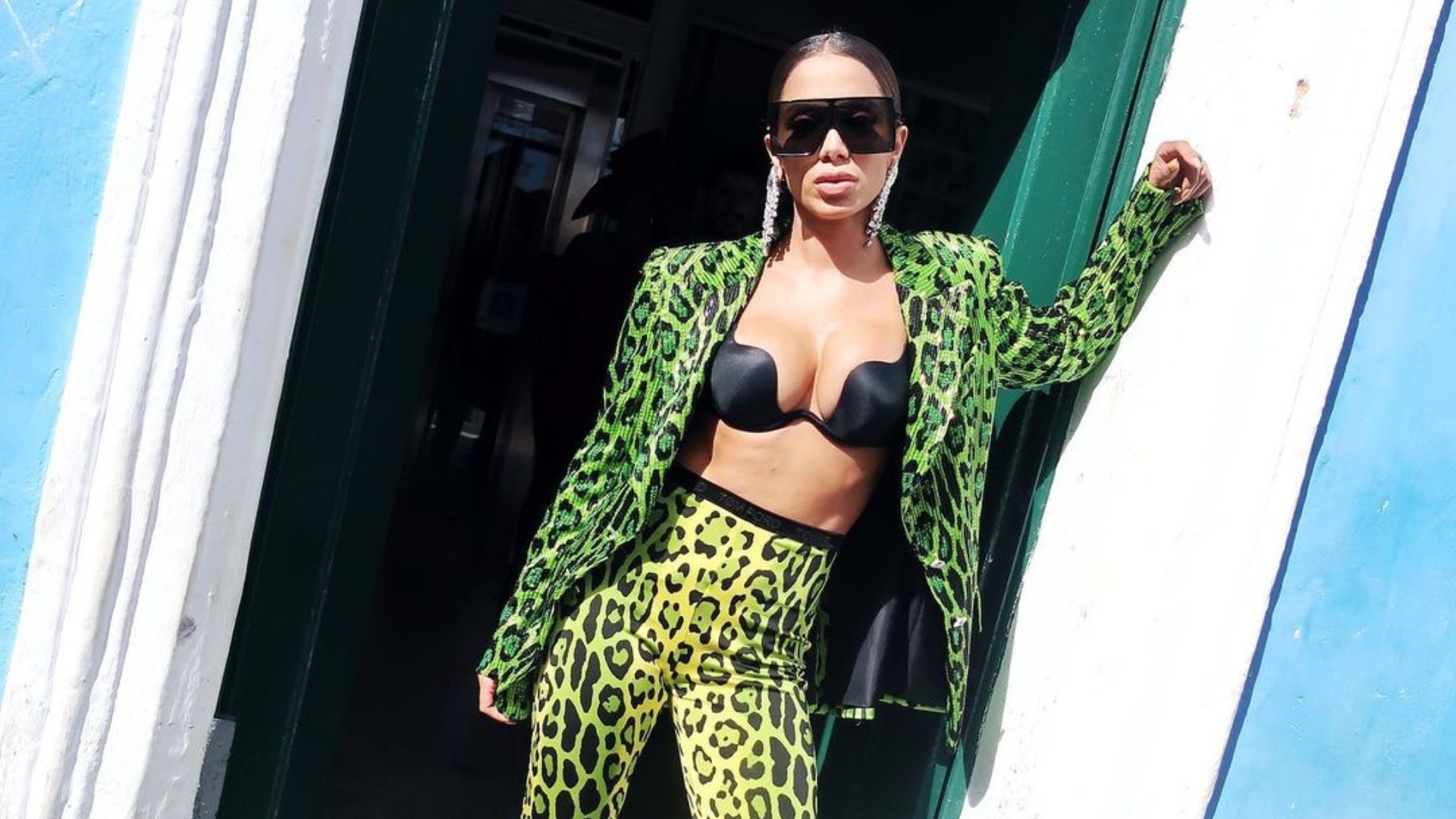 Anitta sai em defesa de MC Cabelinho e MC Maneirinho após intimação por apologia ao crime