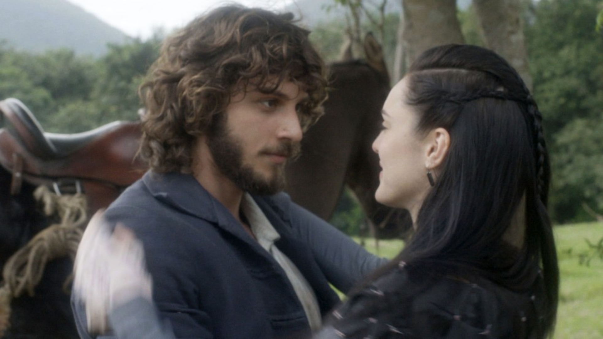 Novo Mundo: Thomas flagra romance entre Anna e Joaquim e planeja vingança