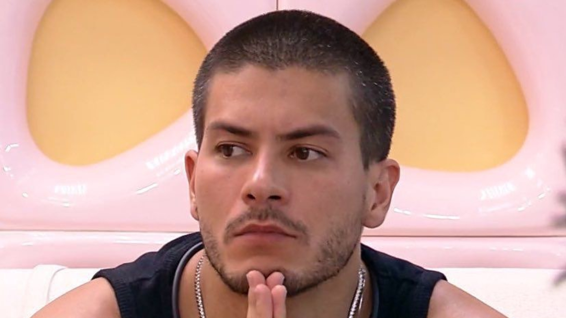 BBB22: Arthur Aguiar aparece abalado no Raio-X