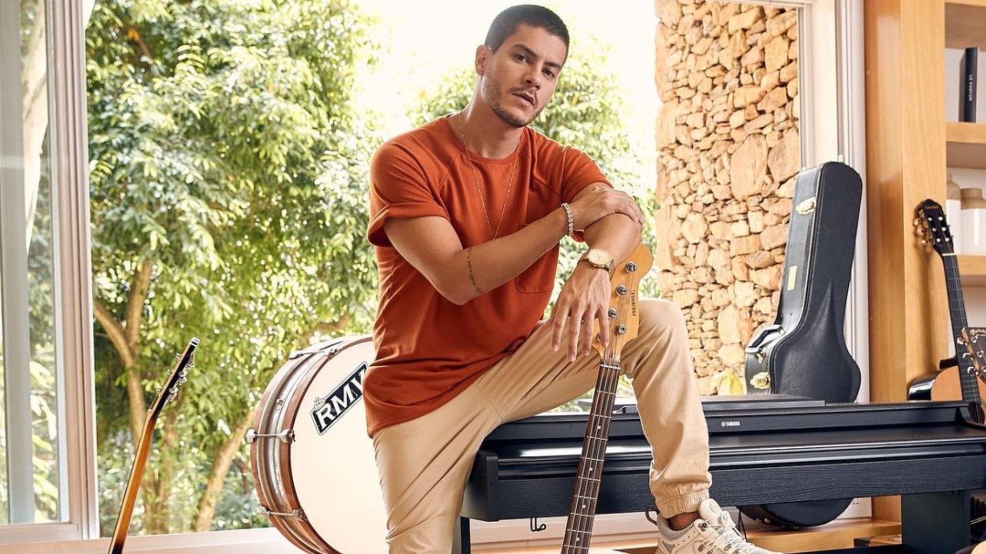 Arthur Aguiar desabafa sobre haters na web
