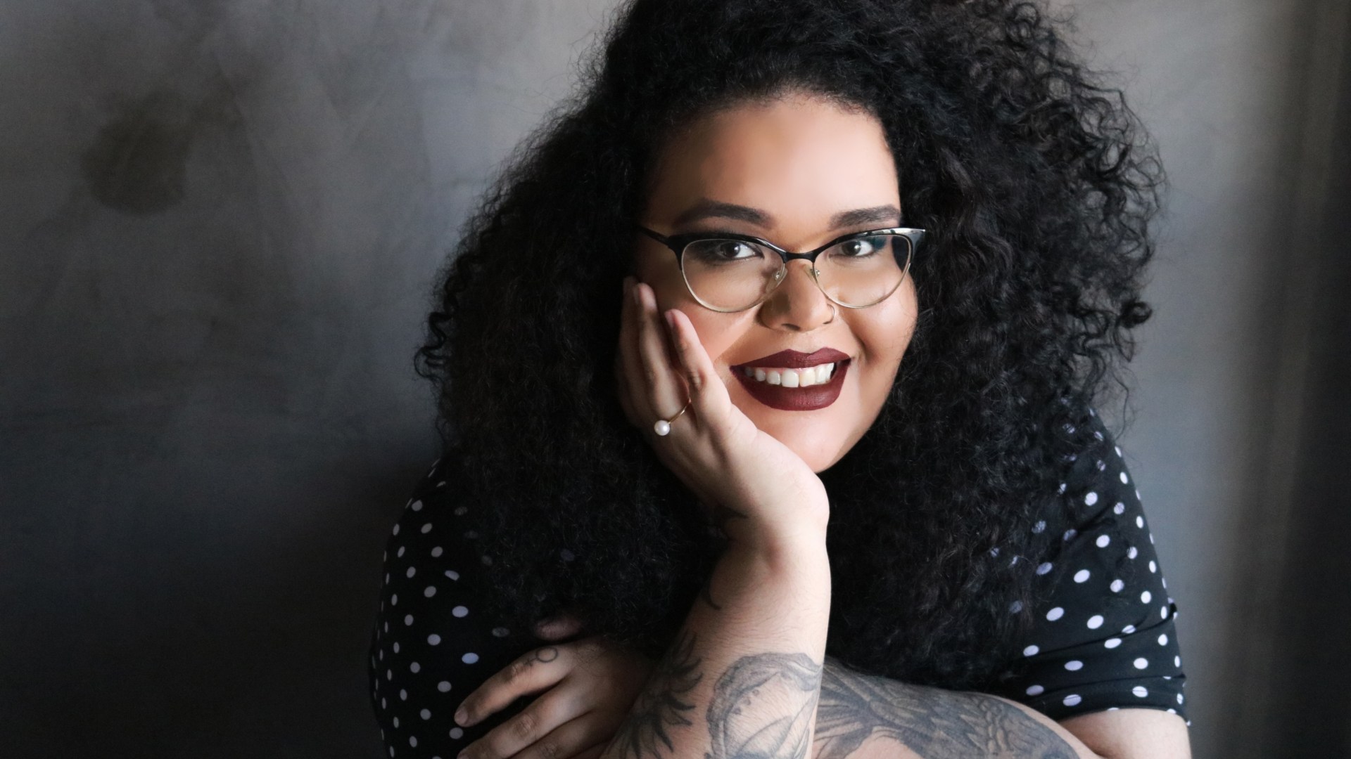 Antologia mergulha na pluriversalidade poética de mulheres negras com orientação de Jarrid Arraes