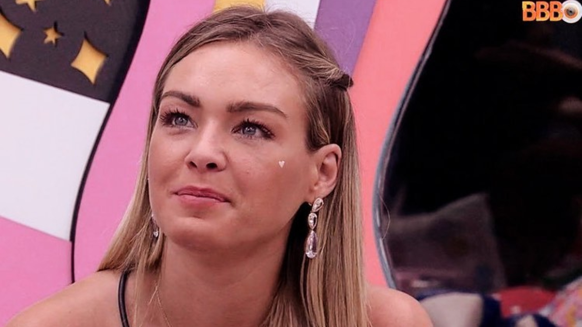 BBB22: Bárbara reproduz fala racista para Douglas Silva; assessoria se desculpa