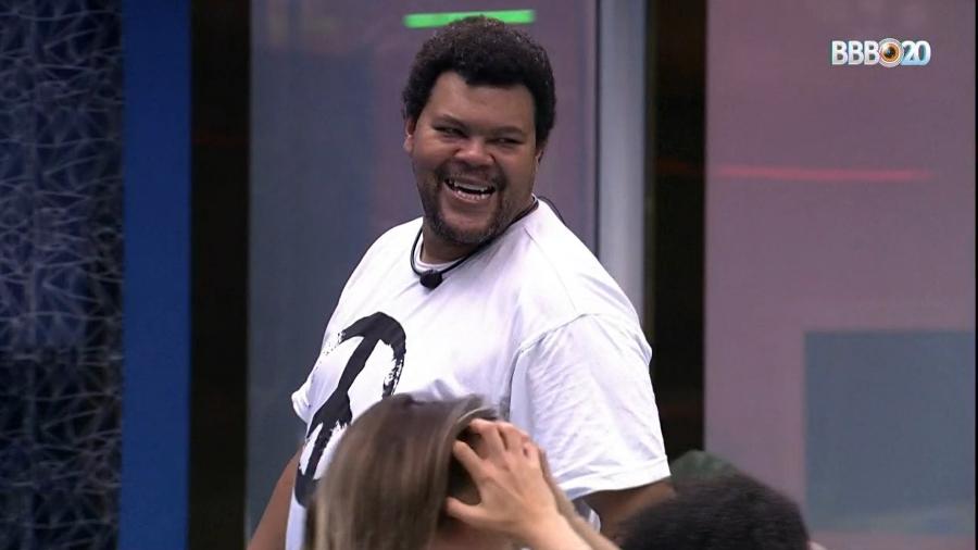 BBB20: Babu Santana dá “aulão” sobre racismo estrutural, história e escravidão