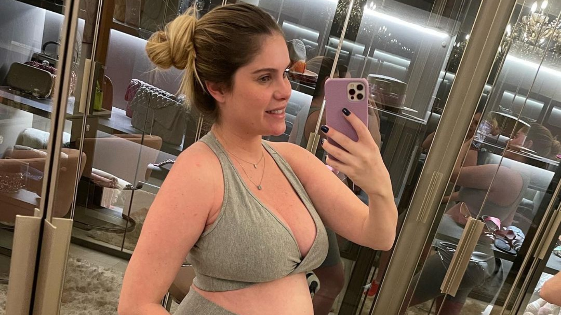Bárbara Evans emagrece durante gestação e comemora