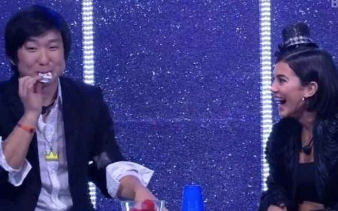 Pleníssima! Manu Gavassi leva tombo ao fazer mágica com Pyong e sua reação é a melhor possível; veja