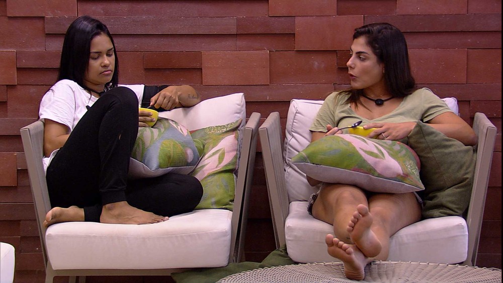 BBB20: Flayslane e Mari comentam postura de sister: “Não estava nem olhando para mim”