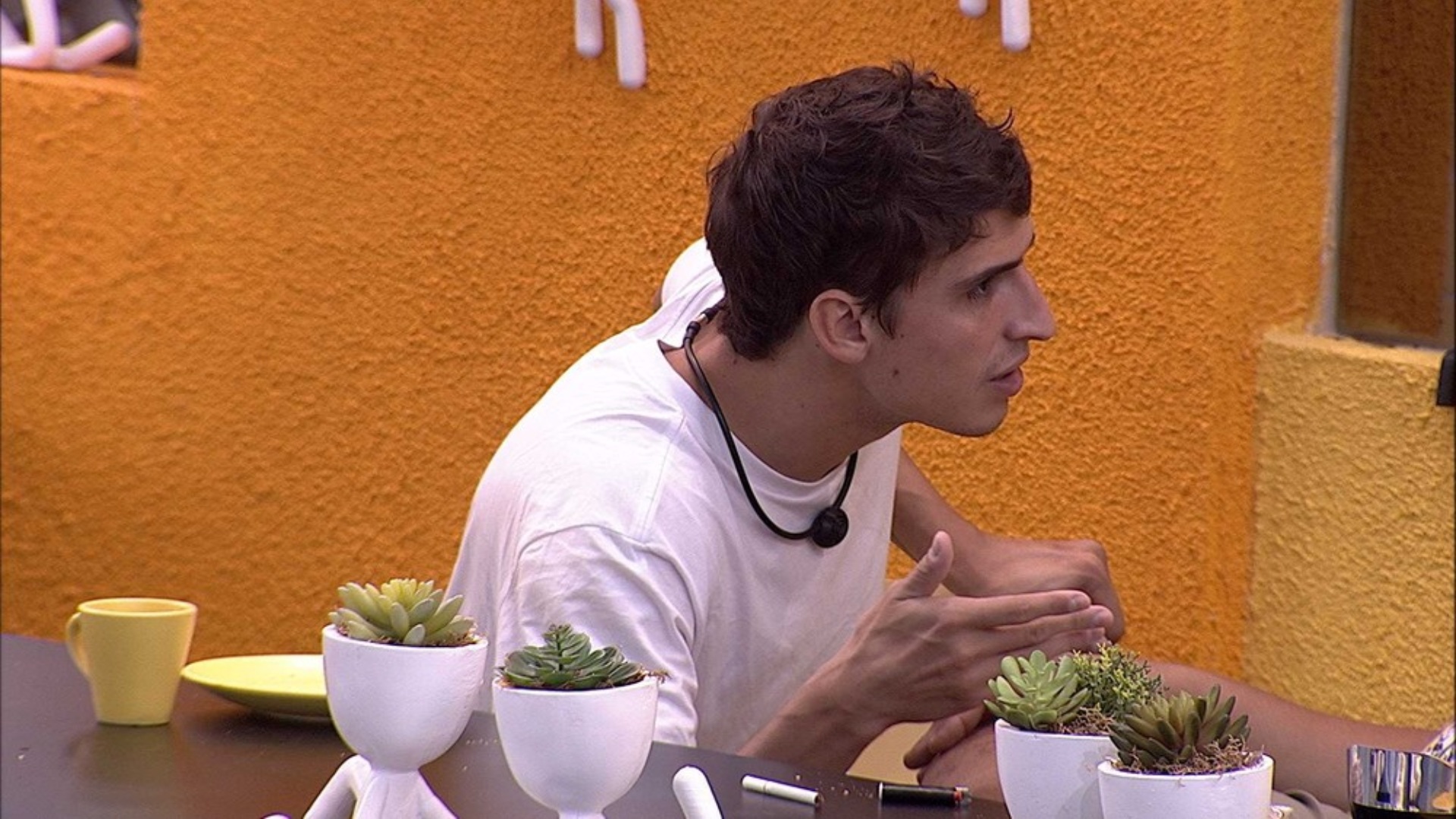 BBB20: Indignado com o voto de Marcela, Felipe Prior detona atitude da sister: “Que desculpa esfarrapada”