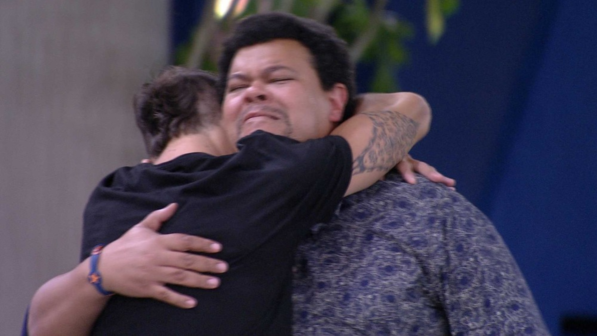 BBB20: Internautas se emocionam com abraço de Babu Santana e Felipe Prior após resultado de Paredão