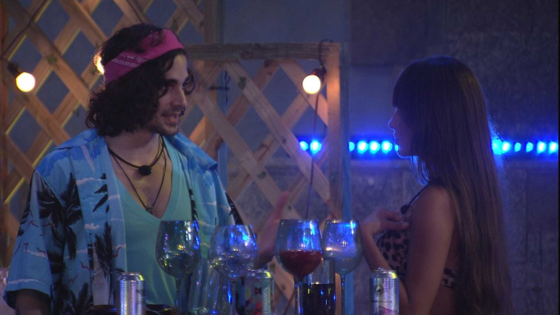 BBB21: DR? Fiuk e Thaís discutem relação e o brother afirma que não quer nada sério