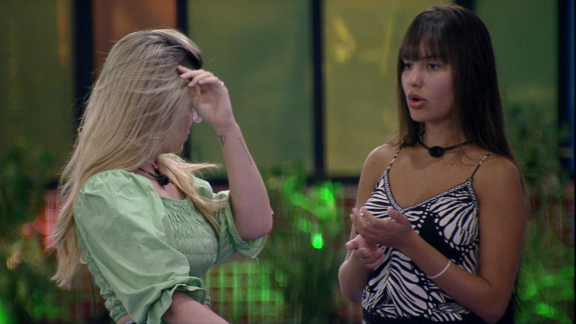BBB21: Thaís desabafa sobre comportamento de brother: “Chega no meu ouvido coisinhas que ele fala, que me deixam muito chateada”