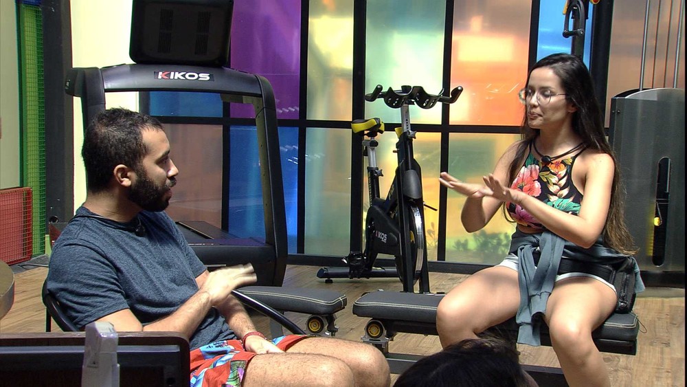 BBB21: Juliette e Gilberto lavam a roupa suja: “Eu que sou ruim, né?!