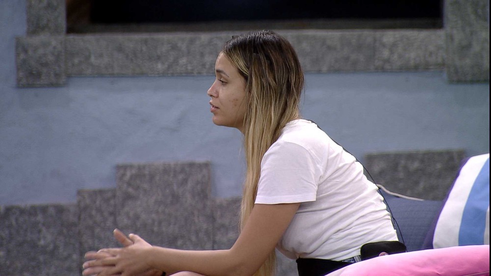 BBB21: Sarah elogia postura de Pocah ao desistir da Prova do Líder: “Não dava nem para ver que estava molhado”