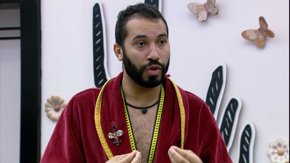 BBB21: Gilberto solta o verbo contra sister: “Tem que parar de ficar querendo fazer as pessoas ficarem umas contras as outras”