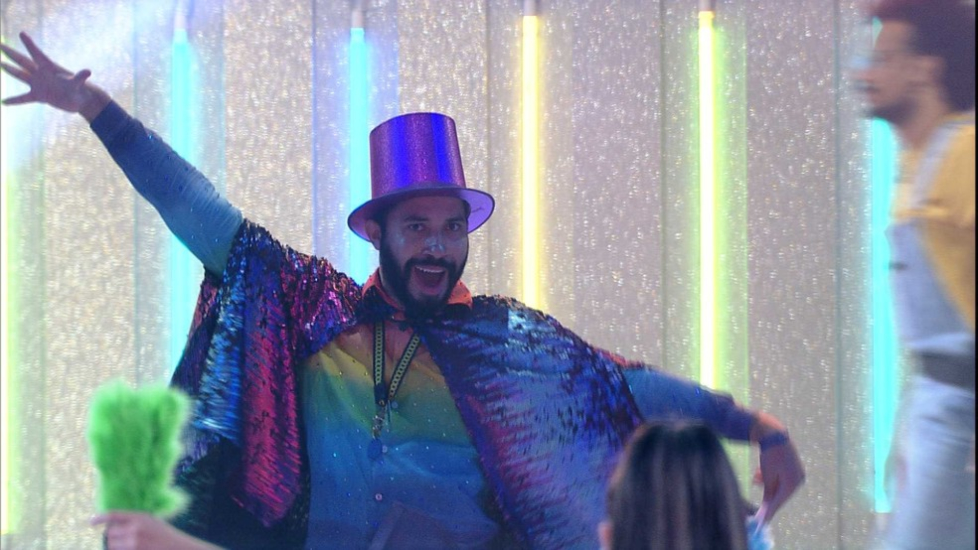 BBB21: Gilberto decide se montar de drag queen para próxima festa: “Quero ter uma semana inesquecível aqui”
