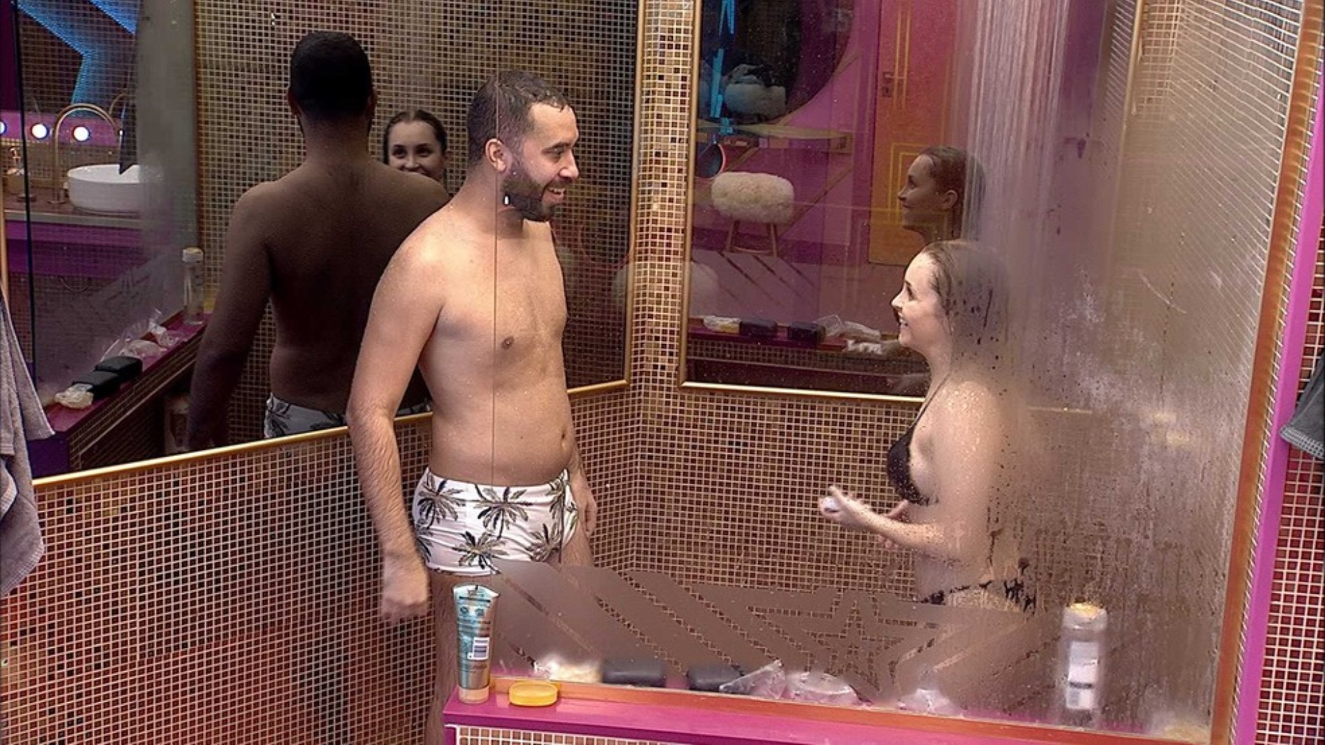 BBB21: AMADOS?! Internauta calcula quantos banhos os brothers já tomaram no programa; Saiba quem não é fã de chuveiro