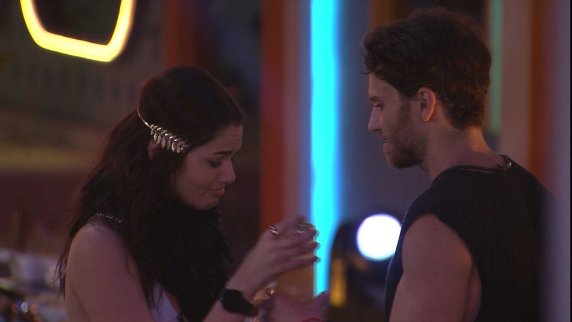 BBB22: Após beijo, Eslovênia e Lucas conversam sobre Natália: “Ela está afim de você”