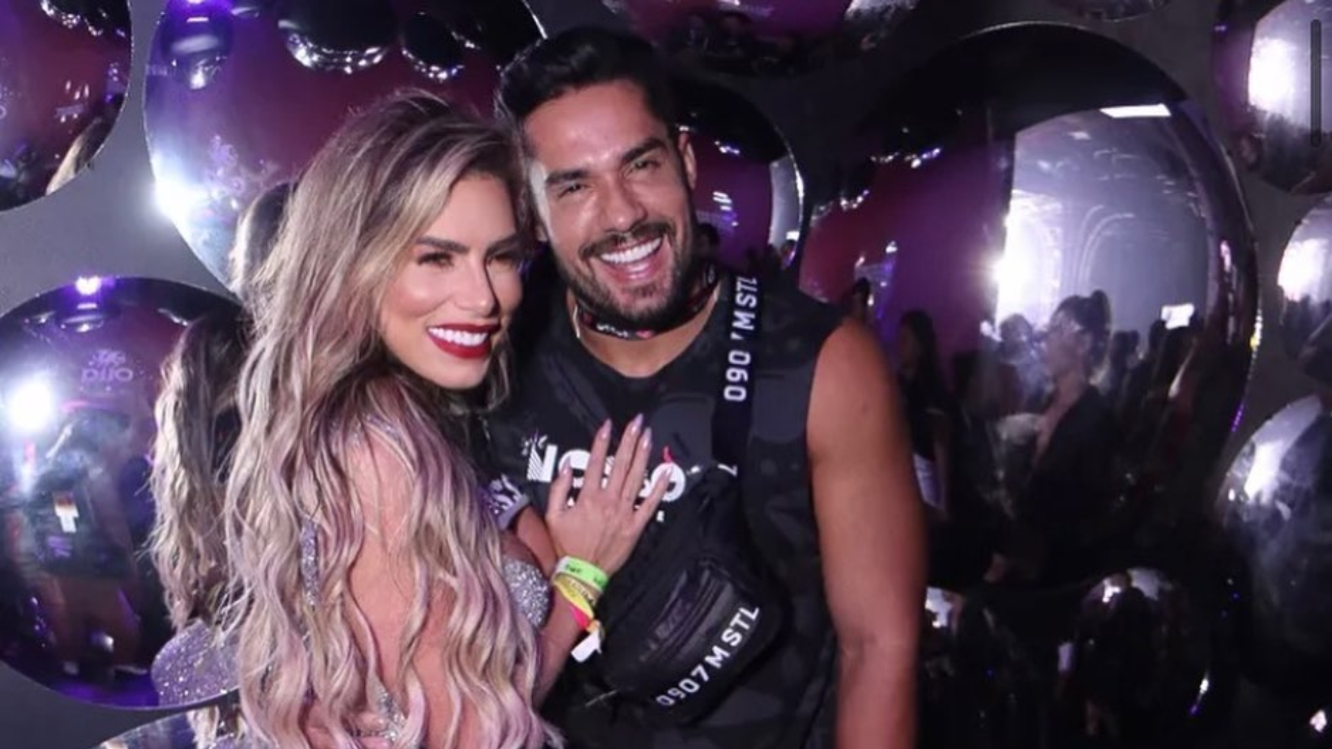 Erika Schneider se desespera após término do namoro com Bil Araújo