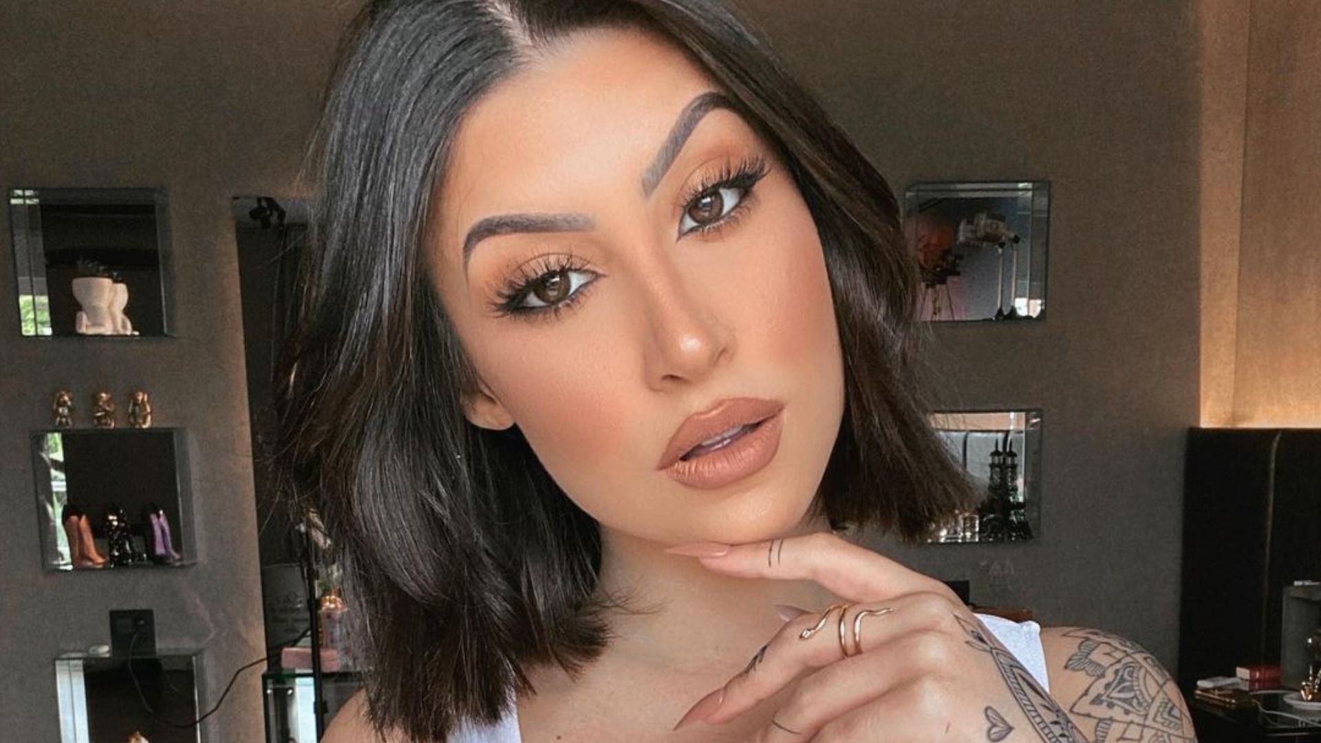 A MAKE ESTÁ OK! Bianca Andrade ensina tutorial de maquiagem completa