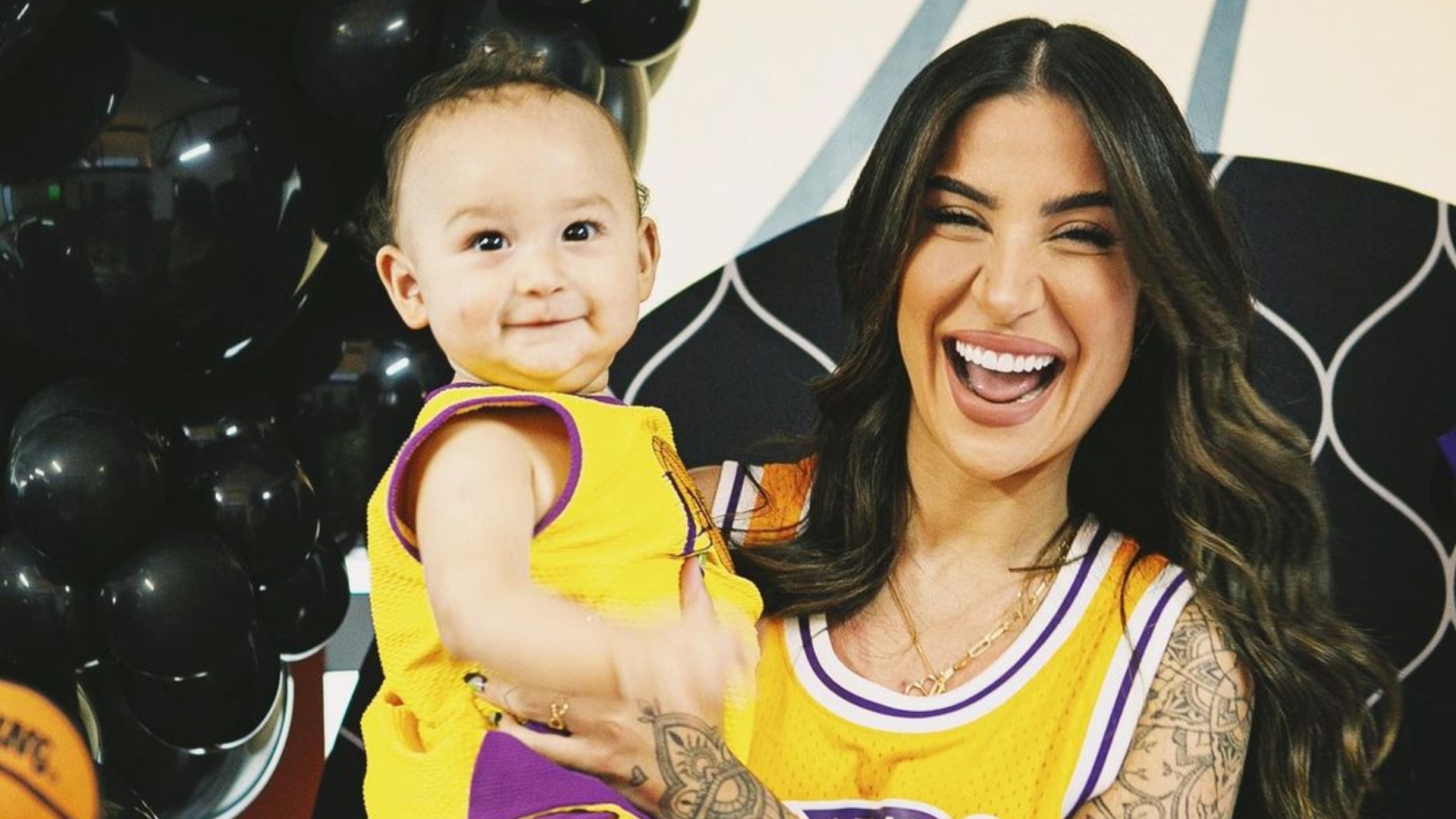 Bianca Andrade rebate críticas após ser acusada de usar seu filho para manter o engajamento