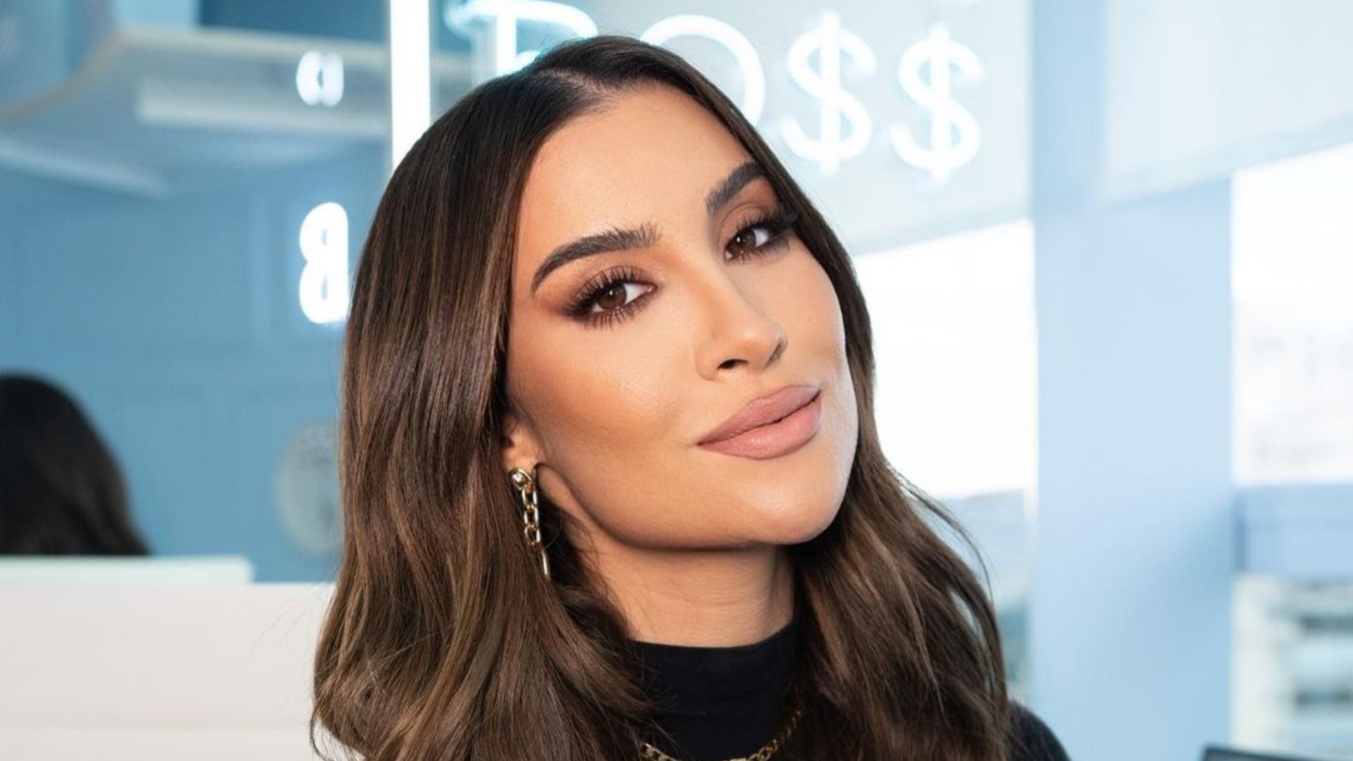 Bianca Andrade rebola com lingerie coladíssima