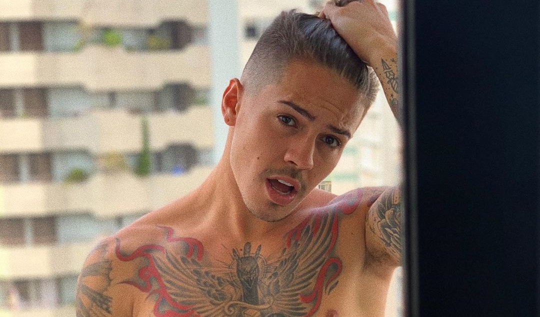 Expulso? Biel dá entrevista para Leo Dias, quebra regra contratual com ‘A Fazenda’ e pode ser desclassificado ainda antes da estreia