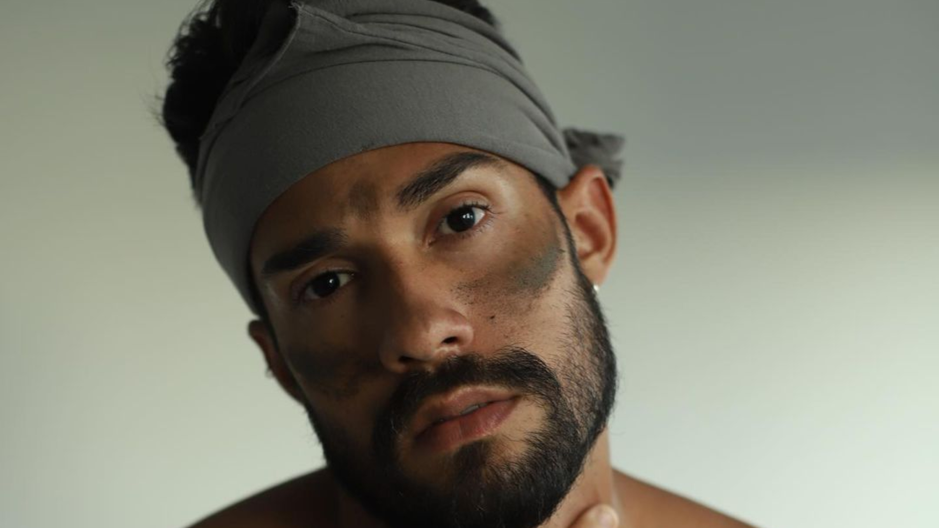 Antes x Depois: Após gravação do ‘No Limite’, Bil Araújo passa por transformação e arranca suspiros em rede social