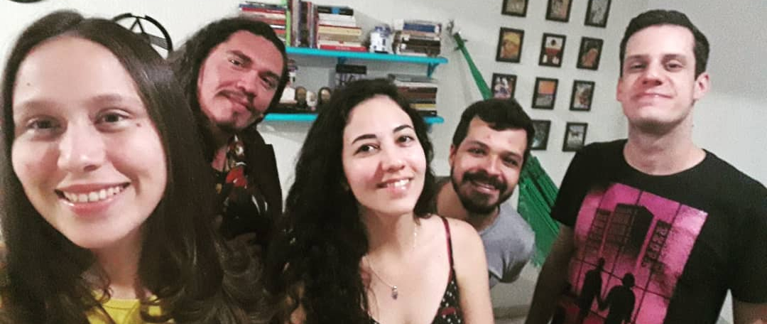 Os apresentadores da atração Luan, Felipe, Amanda e Carol com o convidado Elvis Pinheiro
