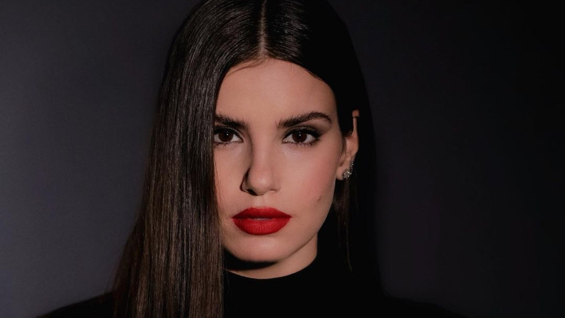 Camila Queiroz se pronuncia pela primeira vez após saída de ‘Verdades Secretas 2’