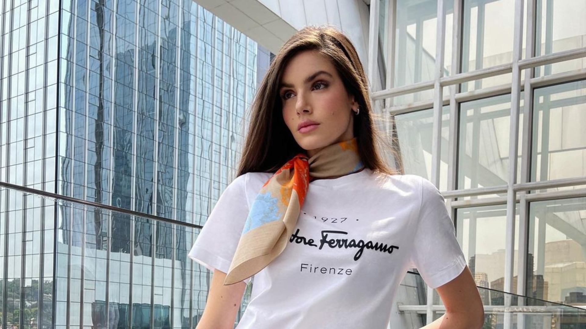 Globo se pronuncia sobre saída de Camila Queiroz da emissora