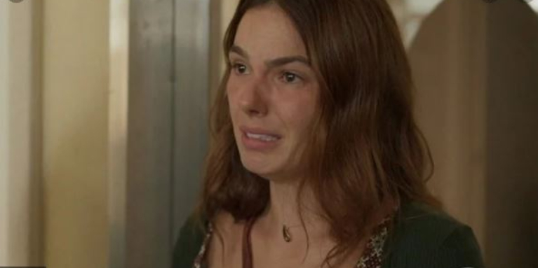 Amor de Mãe: Betina aceita fazer parte da investigação de Domênico, acessa arquivos do hospital e descobre reviravolta na história