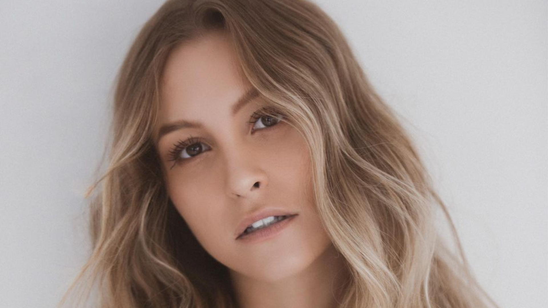 “Eu quero o cabelo da Carla Diaz, me ajuda, Rodrigo Cintra?”