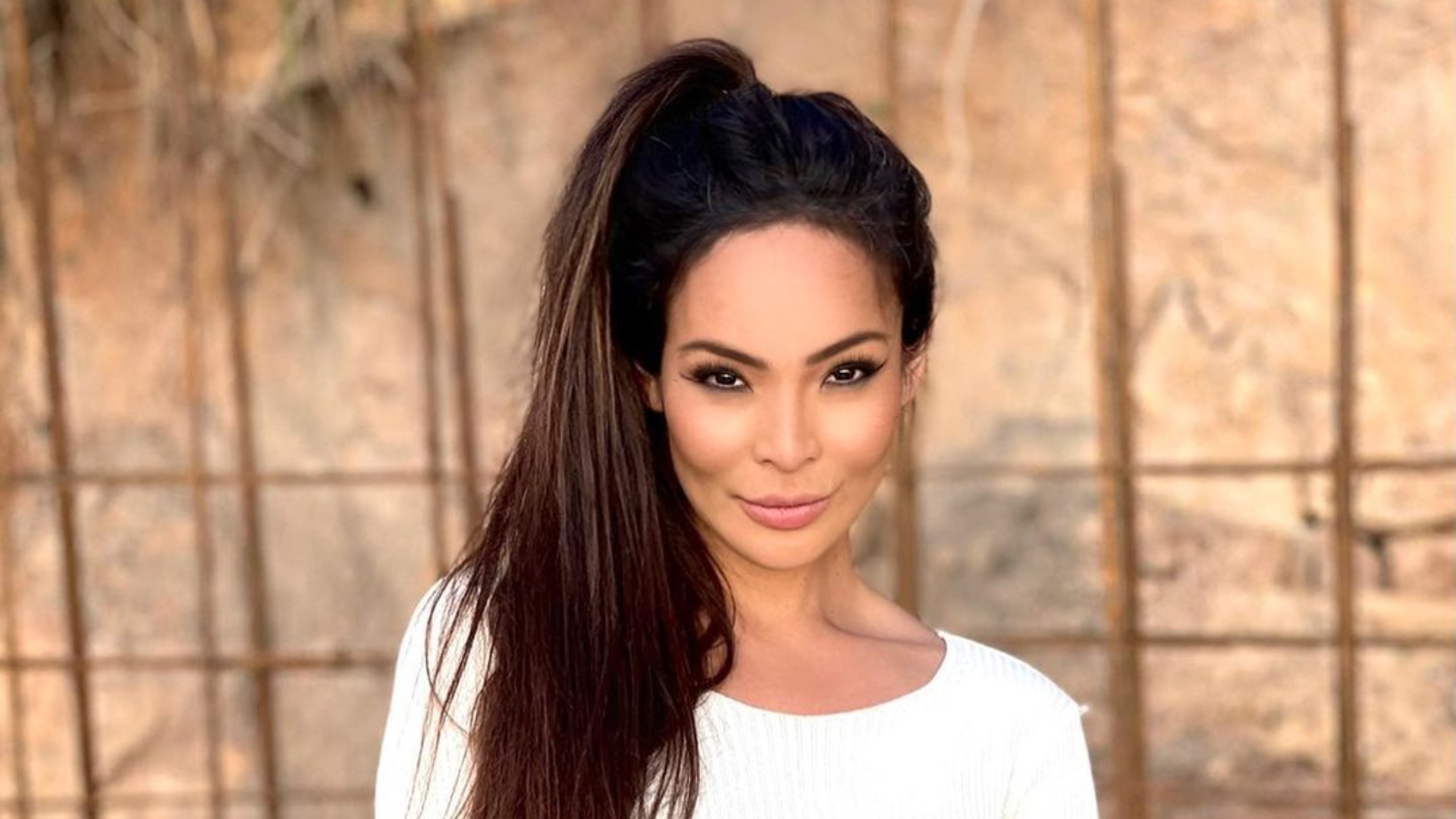 Filho adotivo de Carol Nakamura decide voltar para a mãe biológica
