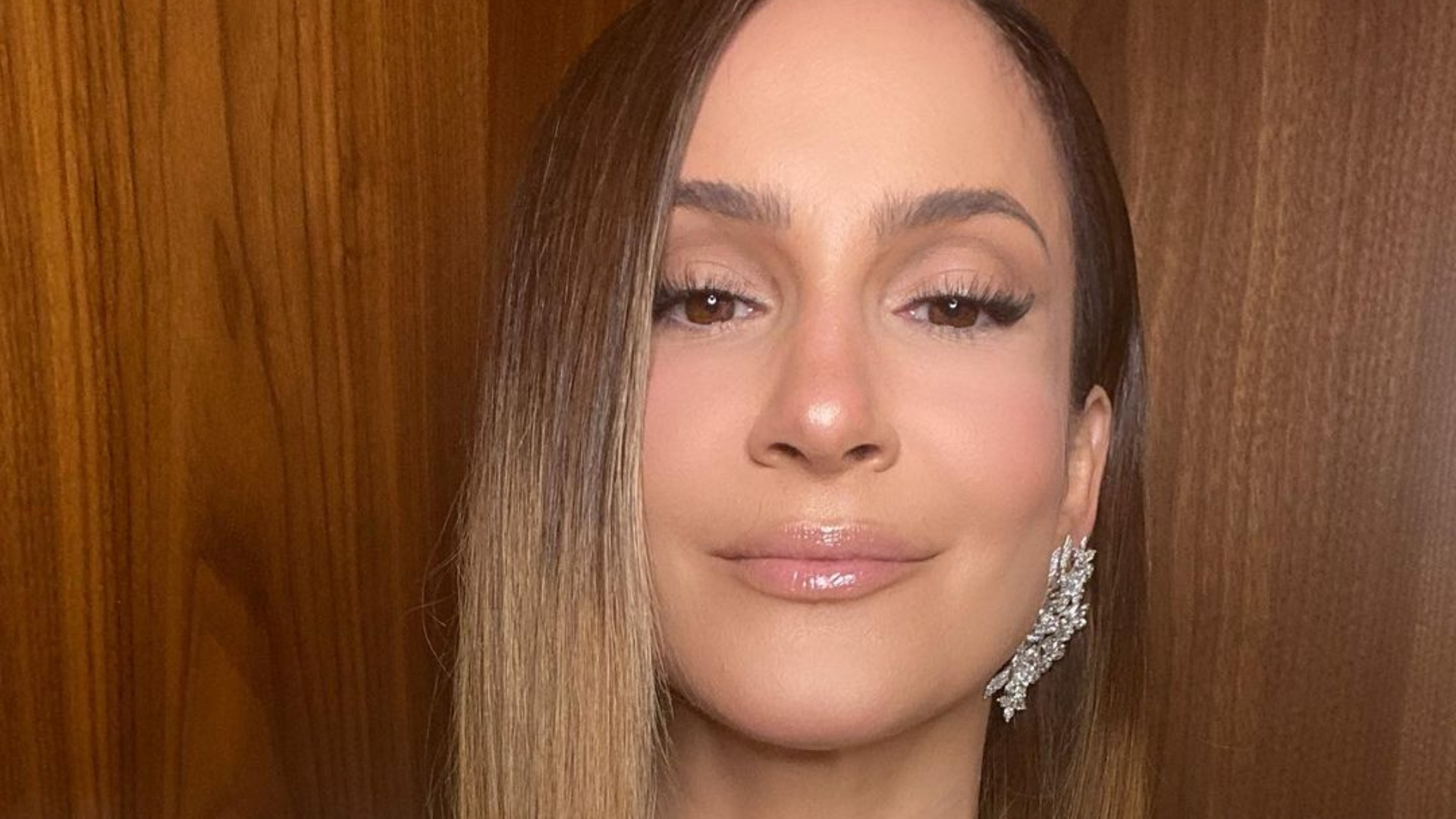 Feliz aniversário, Claudia Leitte! Rodrigo Cintra dá dicas para copiar os looks da cantora