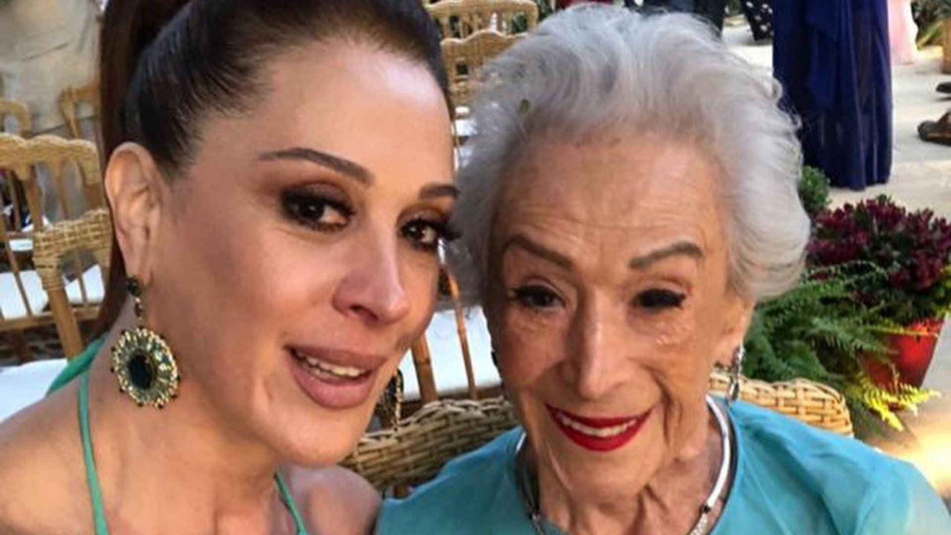 Claudia Raia relembra cliques ao lado da mãe e se emociona: “Tudo me lembra você”
