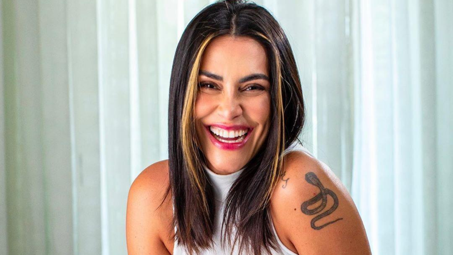 Com maiô poderoso, Cleo deixa seguidores babando ao exibir tatuagens escondidas: “Popozão”