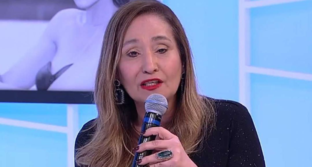 Mãe de Sonia Abrão recebe alta  e apresentadora comemora: “Pronta para deixar o hospital!”