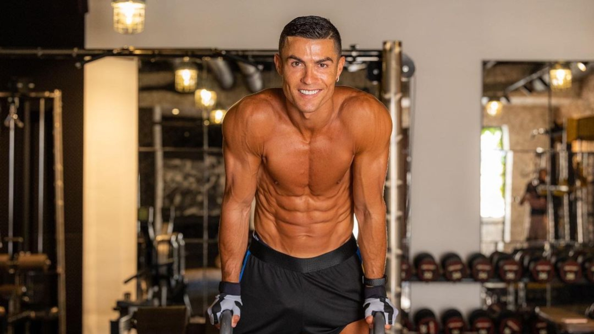Cristiano Ronaldo faz procedimento para aumentar tamanho do pênis